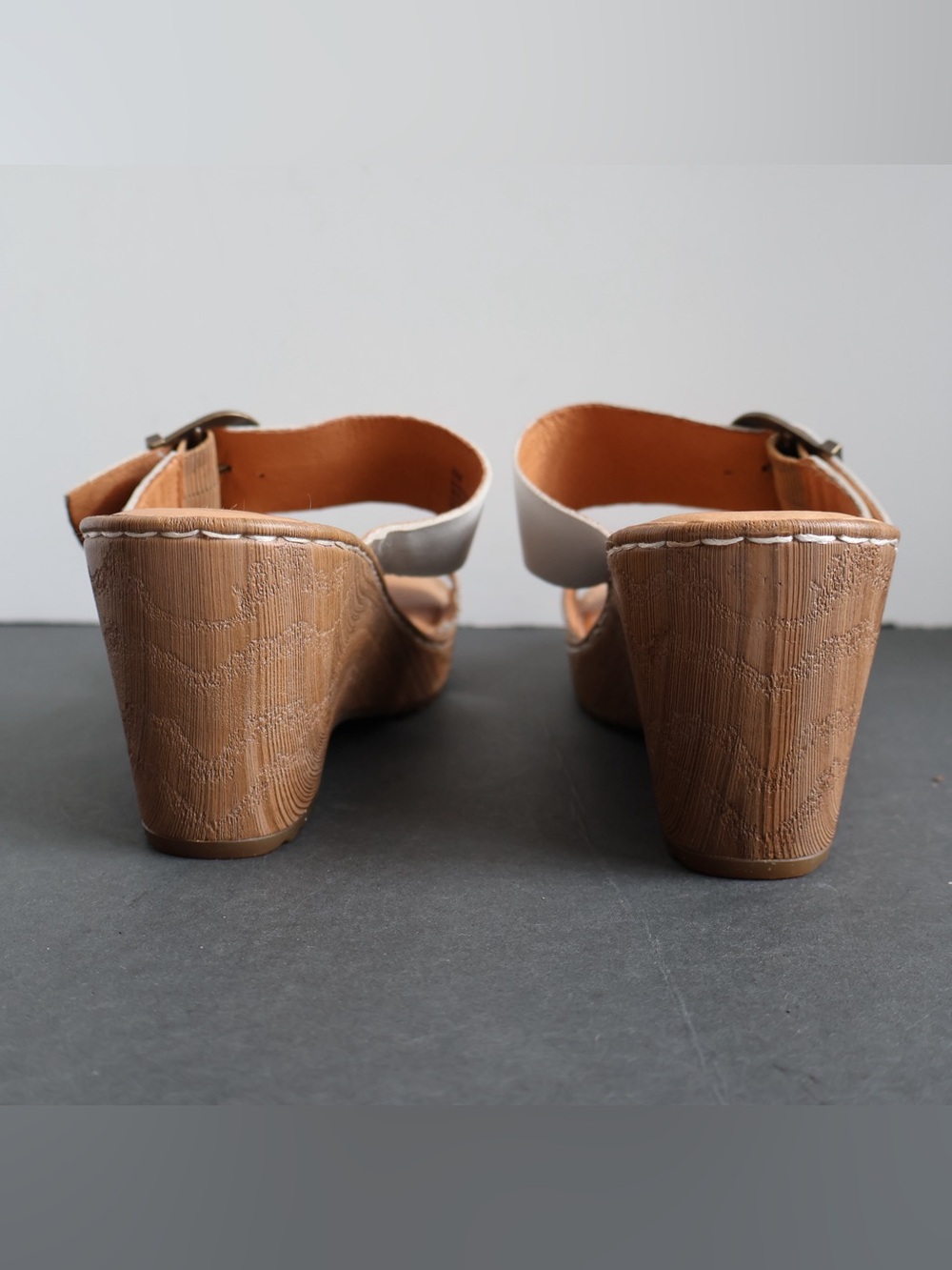 Born Emily White Leather Wedge Sandals Size 8M - Picture 9 of 12